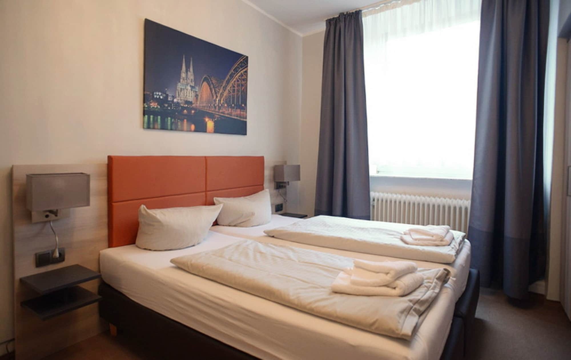 Hotel Buergerhof Cologne Exterior photo