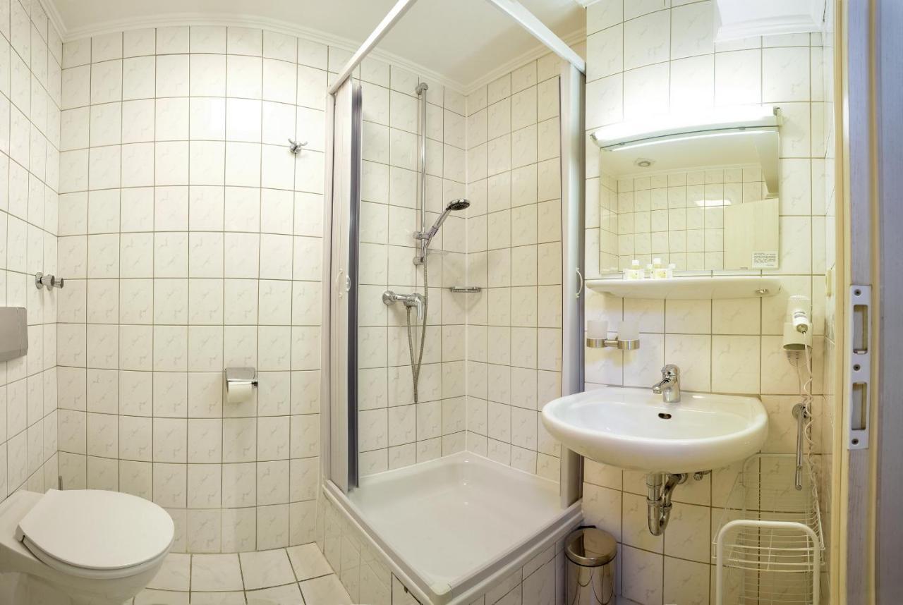 Hotel Buergerhof Cologne Exterior photo